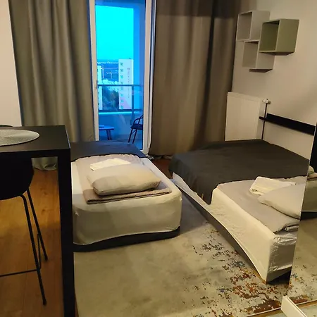 Lily - Close To Centre And Airport شقة *