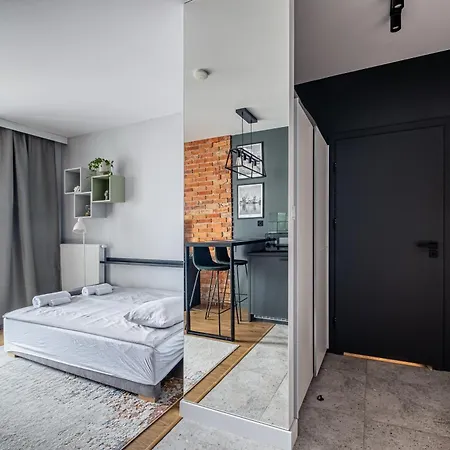 Lily - Close To Centre And Airport شقة غدانسك