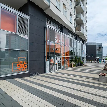 Lily - Close To Centre And Airport Apartment *